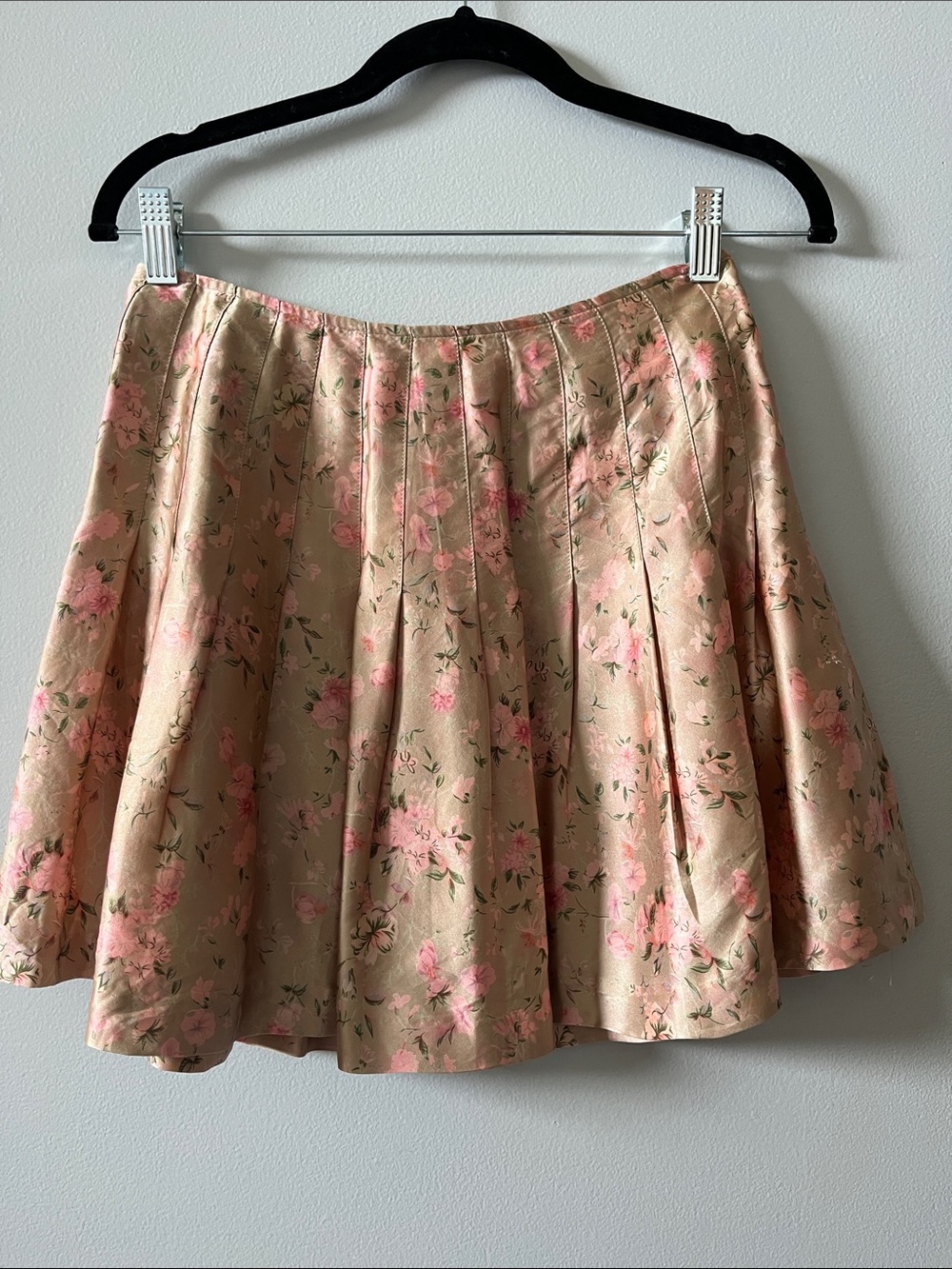 Betsey Johnson vintage floral pastel shiny pink pleated mini skirt coquette 90’s